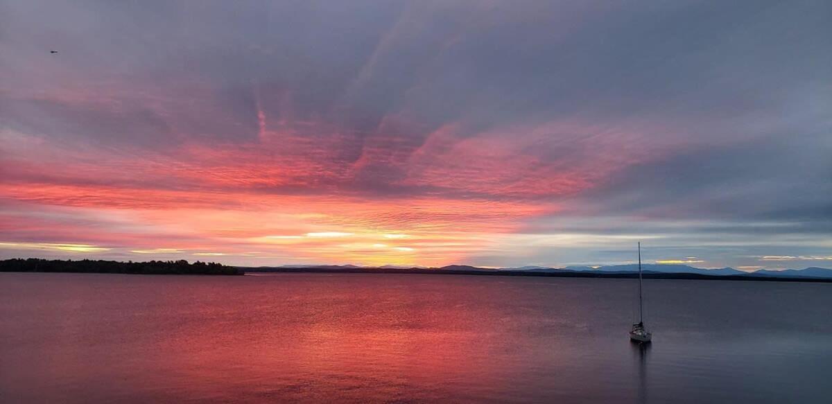 Loza House Adirondack Skydeck Unit Lake Front Plattsburgh Εξωτερικό φωτογραφία